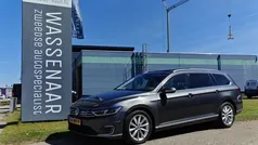 Grijs, metallic lak Gebruikt 2016 VW Passat GTE Stationwagen | € 16.900 (Eerlijke prijs)