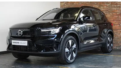 Zwart Gebruikt 2024 Volvo XC40 Plus SUV | € 41.950 (Eerlijke prijs)