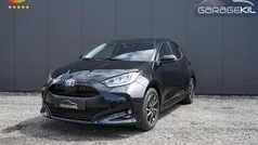 Zwart Gebruikt 2022 Toyota Yaris Hybrid Team Hatchback | € 21.540 (Eerlijke prijs)