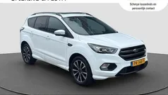 Wit Gebruikt 2017 Ford Kuga ST-Line SUV | € 16.890 (Eerlijke prijs)