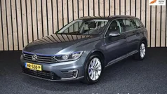 Grijs Gebruikt 2015 VW Passat Highline Stationwagen | € 14.950 (Eerlijke prijs)