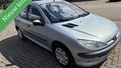 Grijs Gebruikt 2001 Peugeot 206 Hatchback | € 1.299 (Eerlijke prijs)