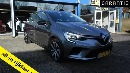 Grijs (metallic) Occasion 2023 Renault Clio V Equilibre Hatchback | € 14.900 (Eerlijke prijs)