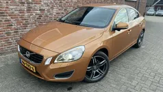 Oranje Gebruikt 2012 Volvo S60 Summum Sedan | € 9.999 (Eerlijke prijs)