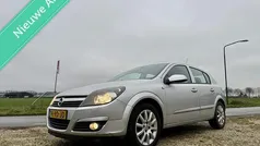 Grijs Gebruikt 2005 Opel Astra Sport Hatchback | € 1.750 (Eerlijke prijs)