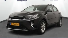 Zwart Gebruikt 2022 Kia Stonic SUV | € 19.950 (Eerlijke prijs)