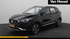Zwart Gebruikt 2020 MG ZS Luxury Sedan | € 15.495 (Eerlijke prijs)