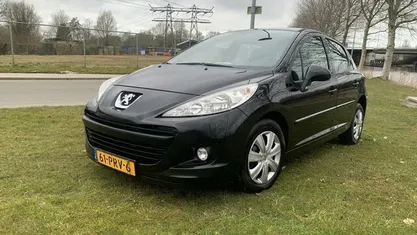 Occasion Peugeot 207 Access 73 PK (53 kW) 2011 Zwart Hatchback