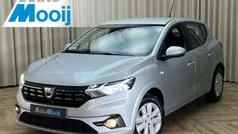 Grijs, metallic lak Gebruikt 2022 Dacia Sandero Expression Hatchback | € 12.950 (Super prijs)