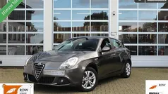 Grijs Gebruikt 2011 Alfa Romeo Giulietta Distinctive Hatchback | € 5.745 (Eerlijke prijs)