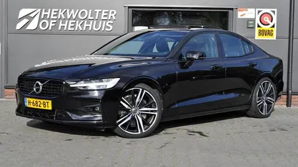 Zwart Gebruikt 2020 Volvo S60 R-Design Sedan | € 29.750 (Eerlijke prijs)
