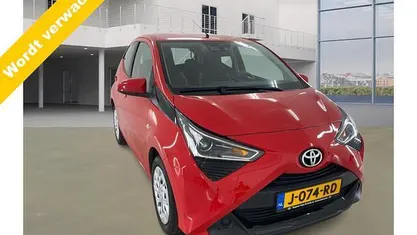 Rood Gebruikt 2020 Toyota Aygo X-play Hatchback | € 14.399 (Eerlijke prijs)