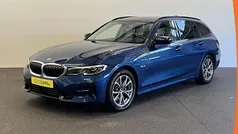 Gebruikt 2022 BMW 320e Sport Line Stationwagen | € 30.390 (Eerlijke prijs)