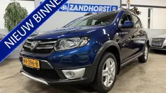 Blauw Gebruikt 2016 Dacia Sandero Lauréate Hatchback | € 6.495 (Eerlijke prijs)