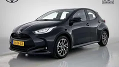 Zwart Gebruikt 2024 Toyota Yaris Hatchback | € 22.445 (Eerlijke prijs)