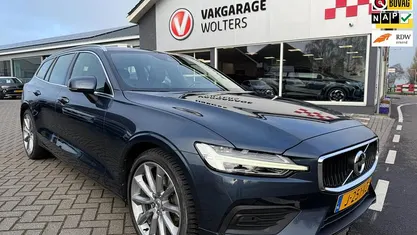 Blauw Gebruikt 2020 Volvo V60 Inscription Stationwagen | € 26.950 (Goede deal)
