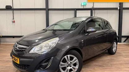 Grijs Gebruikt 2011 Opel Corsa Edition Hatchback | € 2.890 (Eerlijke prijs)
