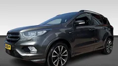 Grijs Gebruikt 2018 Ford Kuga ST-Line SUV | € 17.930 (Eerlijke prijs)