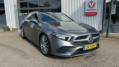 Grijs Occasion 2018 Mercedes A200 AMG Line Premium Plus Hatchback | € 18.950 (Eerlijke prijs)