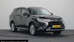 Zwart Gebruikt 2020 Mitsubishi Outlander P-HEV SUV | € 22.940 (Eerlijke prijs)