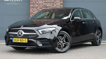 Zwart Gebruikt 2022 Mercedes A250 AMG line Hatchback | € 34.500 (Eerlijke prijs)