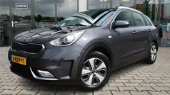Grijs Gebruikt 2017 Kia Niro First Edition SUV | € 15.900 (Eerlijke prijs)