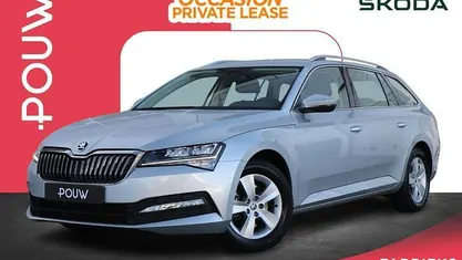 Grijs Occasion 2023 Skoda Superb Business Line Stationwagen | € 27.900 (Eerlijke prijs)