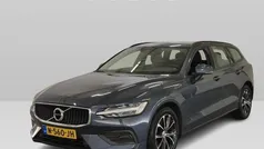 Gebruikt 2021 Volvo V60 Momentum Stationwagen | € 28.694 (Super prijs)
