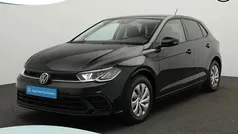 Zwart, metallic lak Gebruikt 2023 VW Polo Life Hatchback | € 22.900 (Eerlijke prijs)