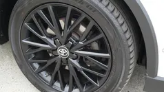 Wit Gebruikt 2017 Toyota C-HR Executive SUV | € 16.990 (Eerlijke prijs)