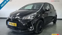 Zwart Gebruikt 2017 Toyota Yaris Hybrid Hatchback | € 16.850 (Eerlijke prijs)