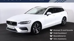 Wit Gebruikt 2023 Volvo V60 Core Stationwagen | € 37.900 (Super prijs)