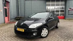 Zwart, metallic lak Gebruikt 2013 Renault Mégane III Expression Hatchback | € 5.499 (Super prijs)