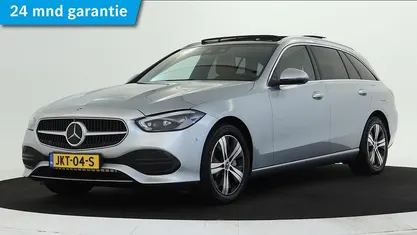 Zilver Gebruikt 2023 Mercedes C300 AMG Stationwagen | € 41.750 (Eerlijke prijs)