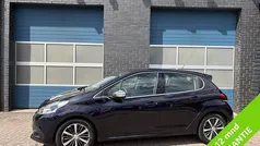 Blauw, metallic lak Gebruikt 2017 Peugeot 208 Allure Hatchback | € 9.900 (Eerlijke prijs)