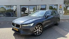 Blauw Gebruikt 2018 Volvo V60 Momentum Stationwagen | € 19.400 (Eerlijke prijs)