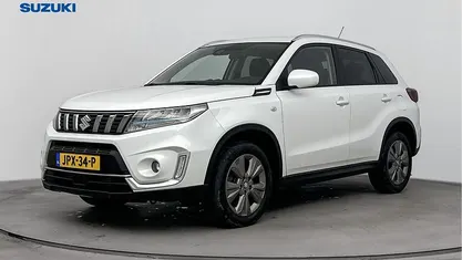Wit (metallic) Gebruikt 2023 Suzuki Vitara Limited SUV | € 24.945 (Eerlijke prijs)