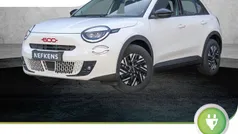 Wit Nieuw 2025 Fiat 600E Red SUV | € 27.780 (Super prijs)