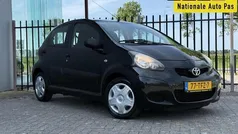 Zwart Gebruikt 2012 Toyota Aygo Comfort Hatchback | € 4.450 (Eerlijke prijs)