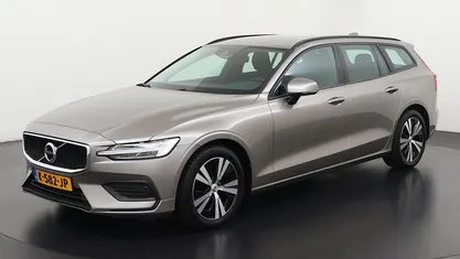 Grijs Occasion 2021 Volvo V60 Business Edition Stationwagen | € 28.690 (Eerlijke prijs)
