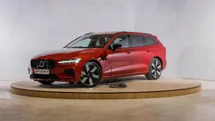 Rood, metallic lak Gebruikt 2024 Volvo V60 Ultra Stationwagen | € 47.990 (Eerlijke prijs)