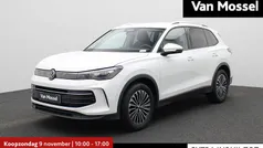 Wit, metallic lak Gebruikt 2024 VW Tiguan Edition SUV | € 39.900 (Eerlijke prijs)