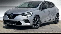 Grijs Gebruikt 2023 Renault Clio V Evolution Hatchback | € 15.995 (Eerlijke prijs)
