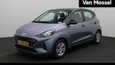 Blauw Gebruikt 2024 Hyundai i10 Premium Hatchback | € 16.940 (Eerlijke prijs)