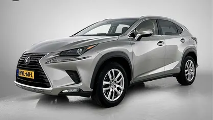 Grijs Occasion 2019 Lexus NX300h Luxury Line SUV | € 34.950 (Eerlijke prijs)