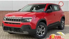 Rood Nieuw 2025 Jeep Avenger EV Longitude SUV | € 34.450 (Eerlijke prijs)