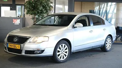 Grijs Occasion 2009 VW Passat Sedan | € 2.450 (Super prijs)