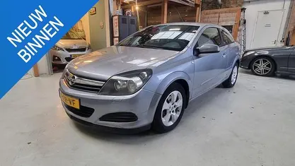 Occasion Opel Astra GTC Enjoy 125 PK (91 kW) 2005 Grijs Hatchback