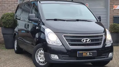 Occasion Hyundai H 300 Dynamiq 136 PK (100 kW) 2017 Zwart Van