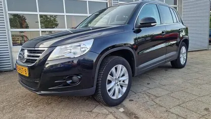 Zwart, metallic lak Gebruikt 2009 VW Tiguan Sport SUV | € 6.499 (Eerlijke prijs)